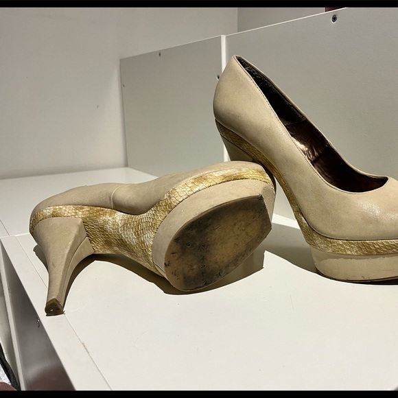 Faux Snake Skin Platform Heels - Picture 4 of 4